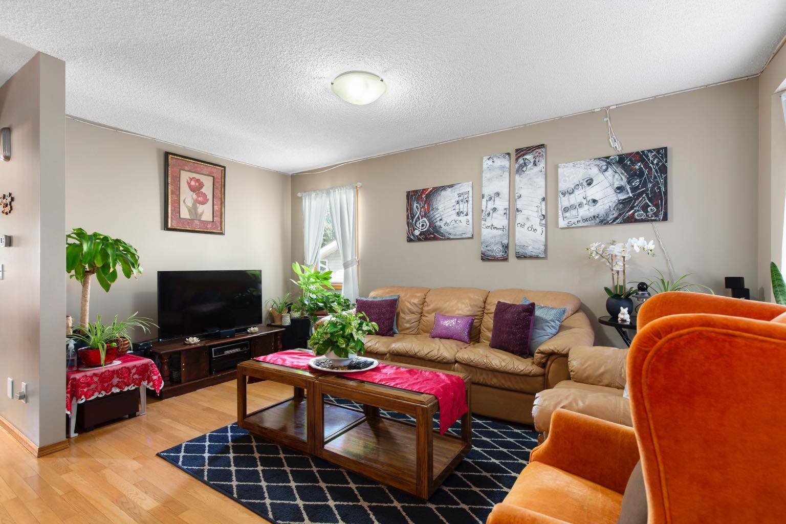 Okotoks, AB T1S 1N6,3 Sheep River CRES
