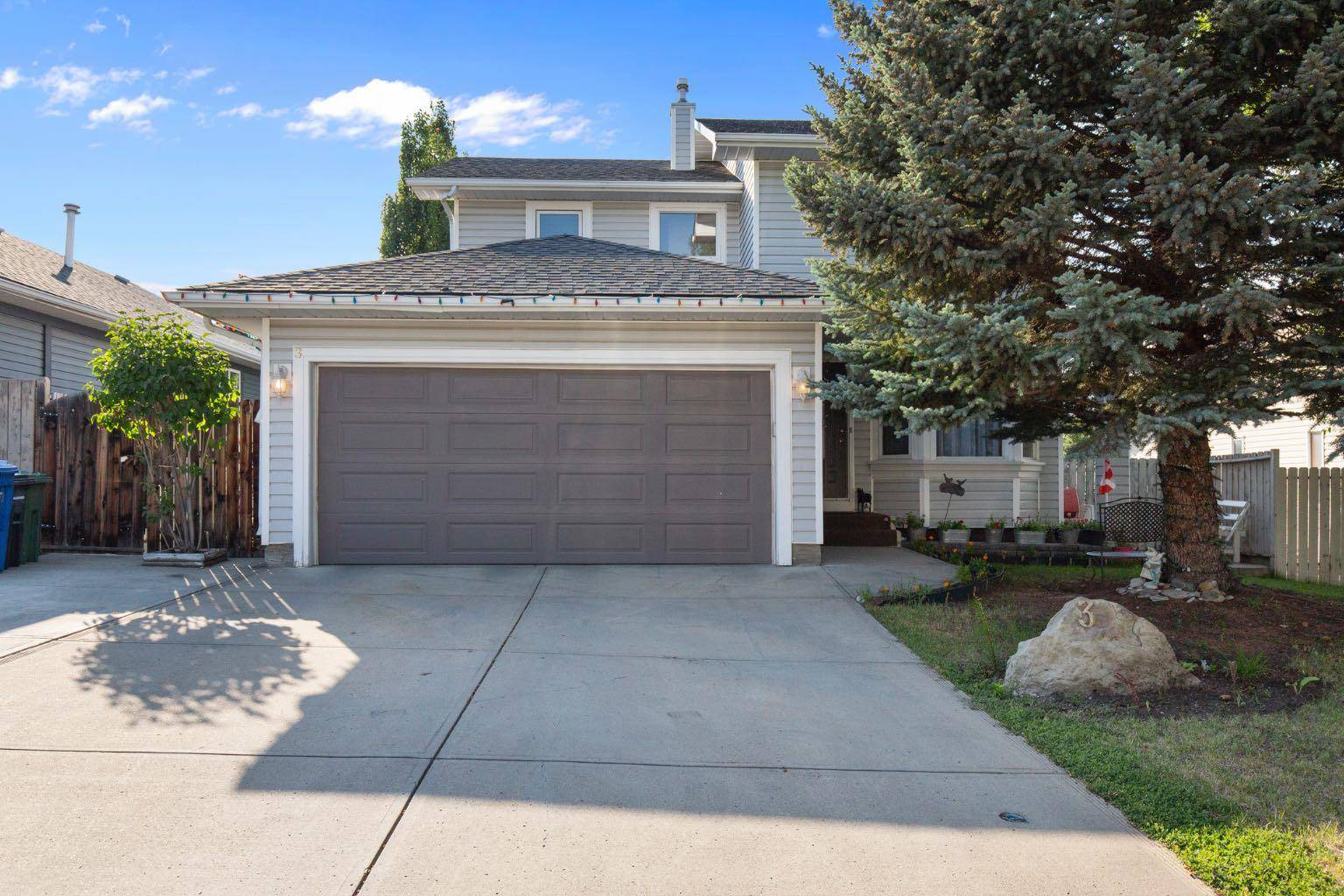 3 Sheep River CRES, Okotoks, AB T1S 1N6