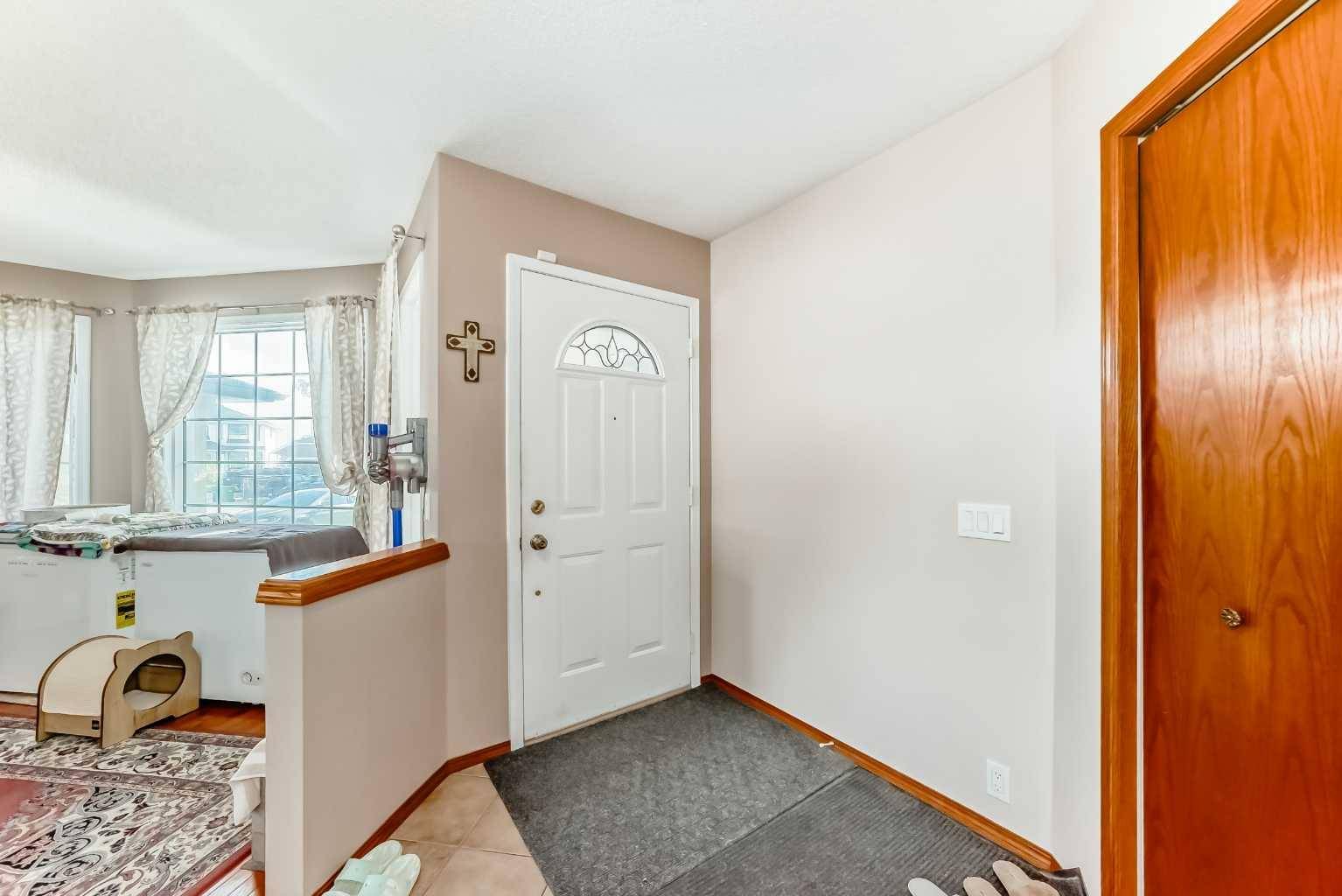 Calgary, AB T1Y6T2,77 Eldorado Close Northeast