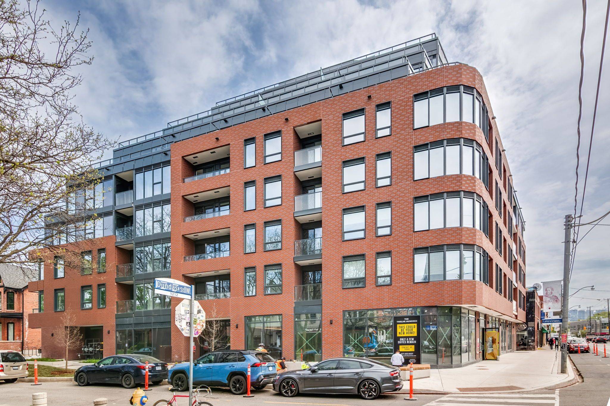 5 Lakeview AVE #208, Toronto C01, ON M6J 0H3