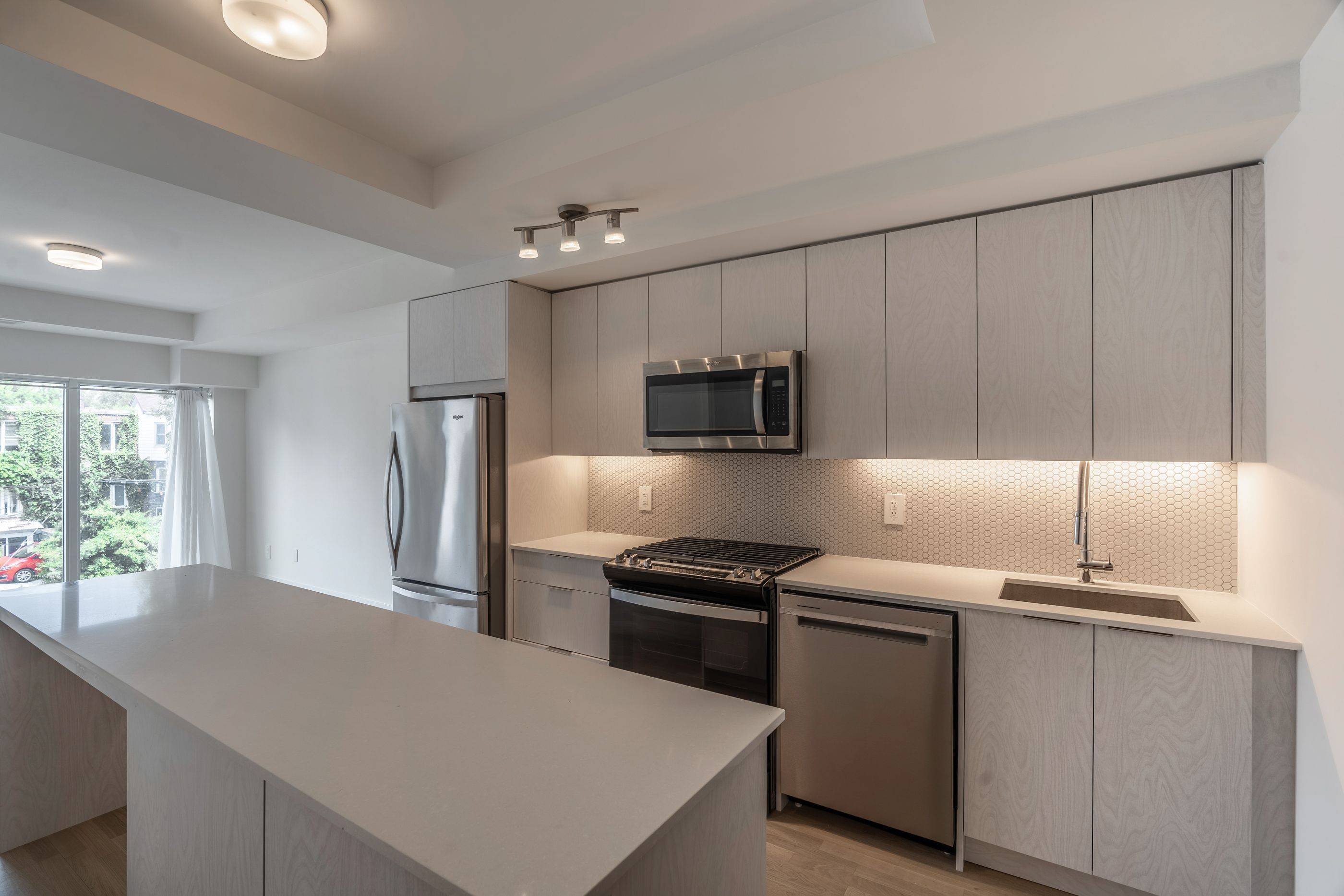 495 Logan AVE #206, Toronto E01, ON M4K 0A5