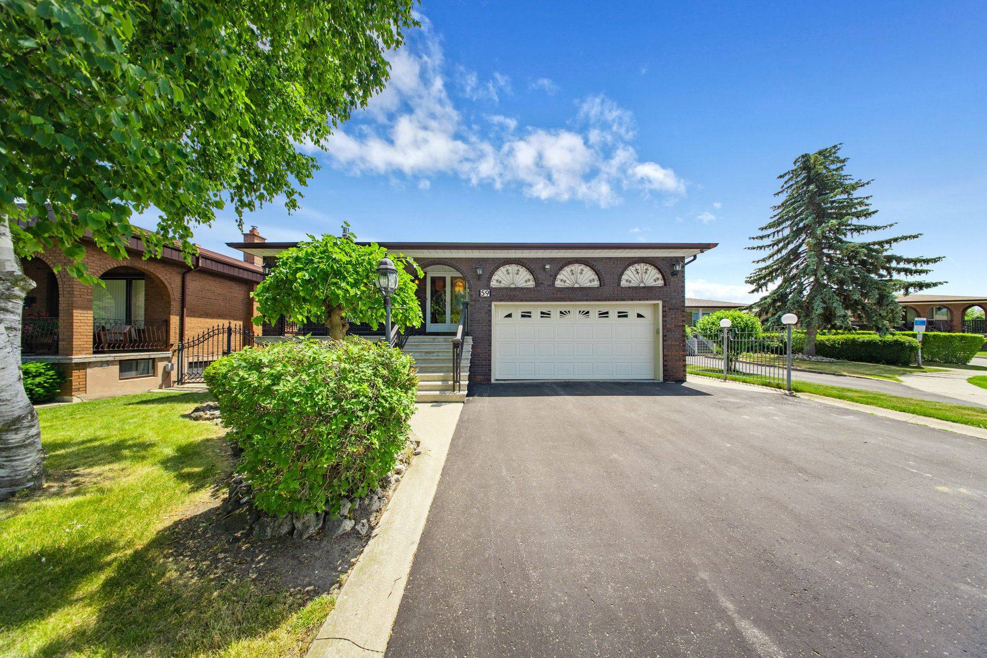 59 Lewis DR, Vaughan, ON L4L 2B8