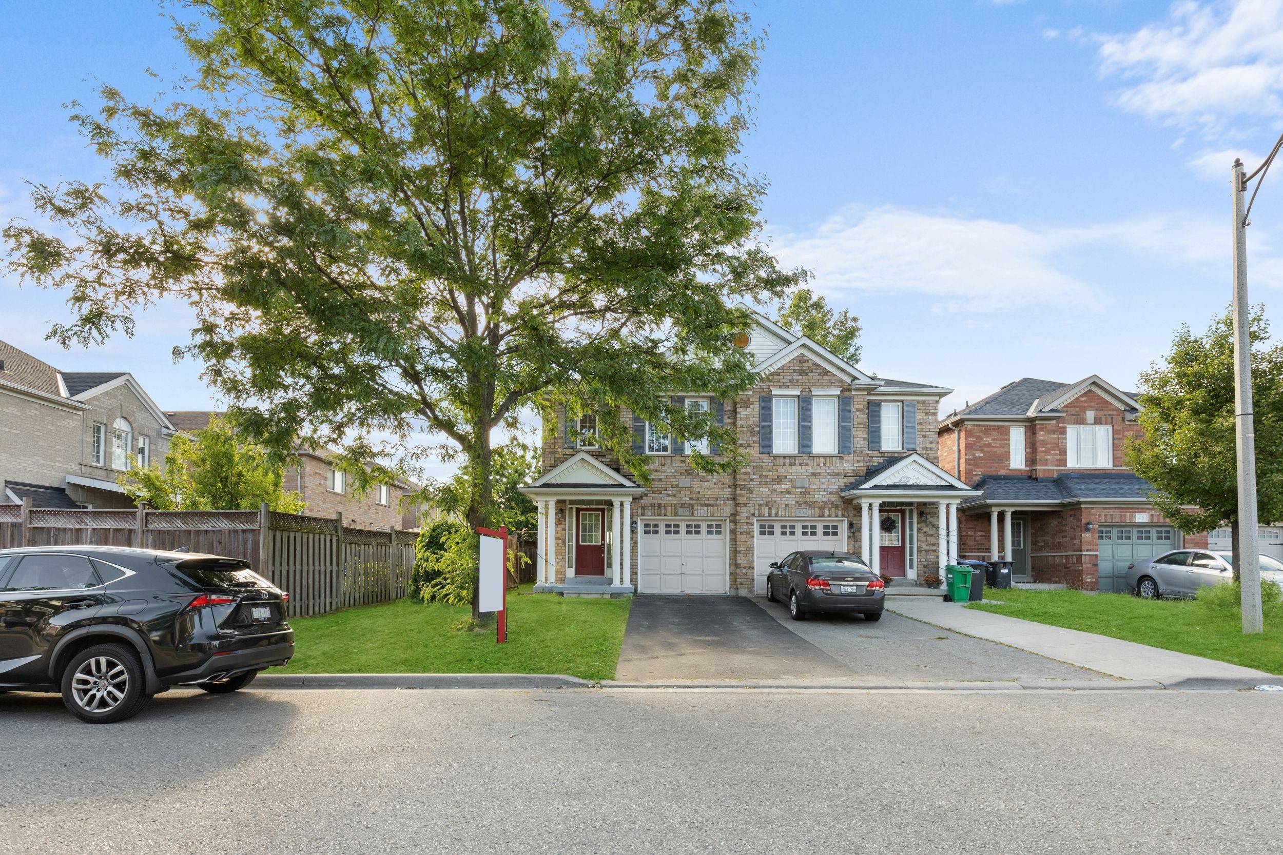 Brampton, ON L6R 3B1,49 Sand Cherry CRES