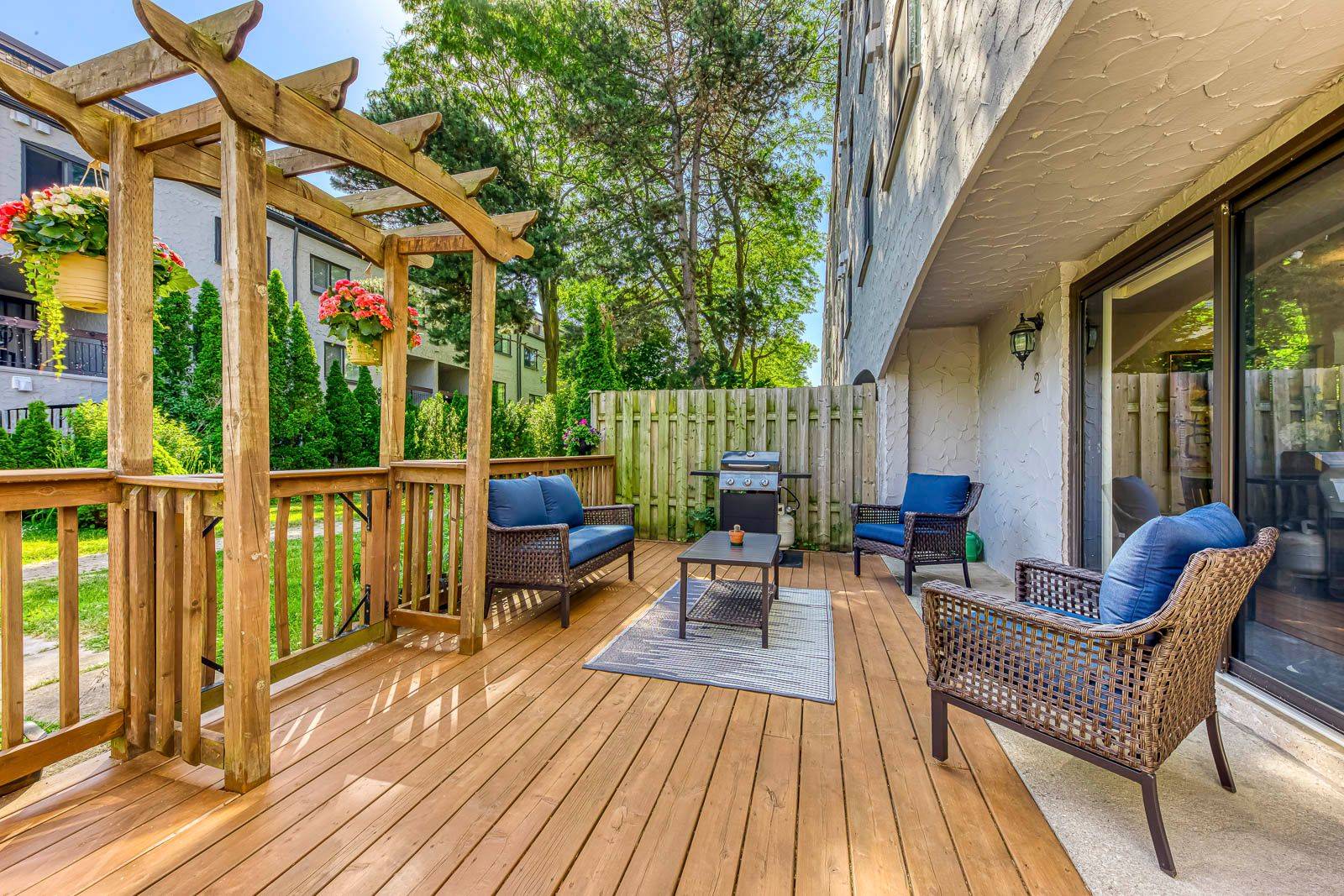 1008 Falgarwood DR #02, Oakville, ON L6H 2P5