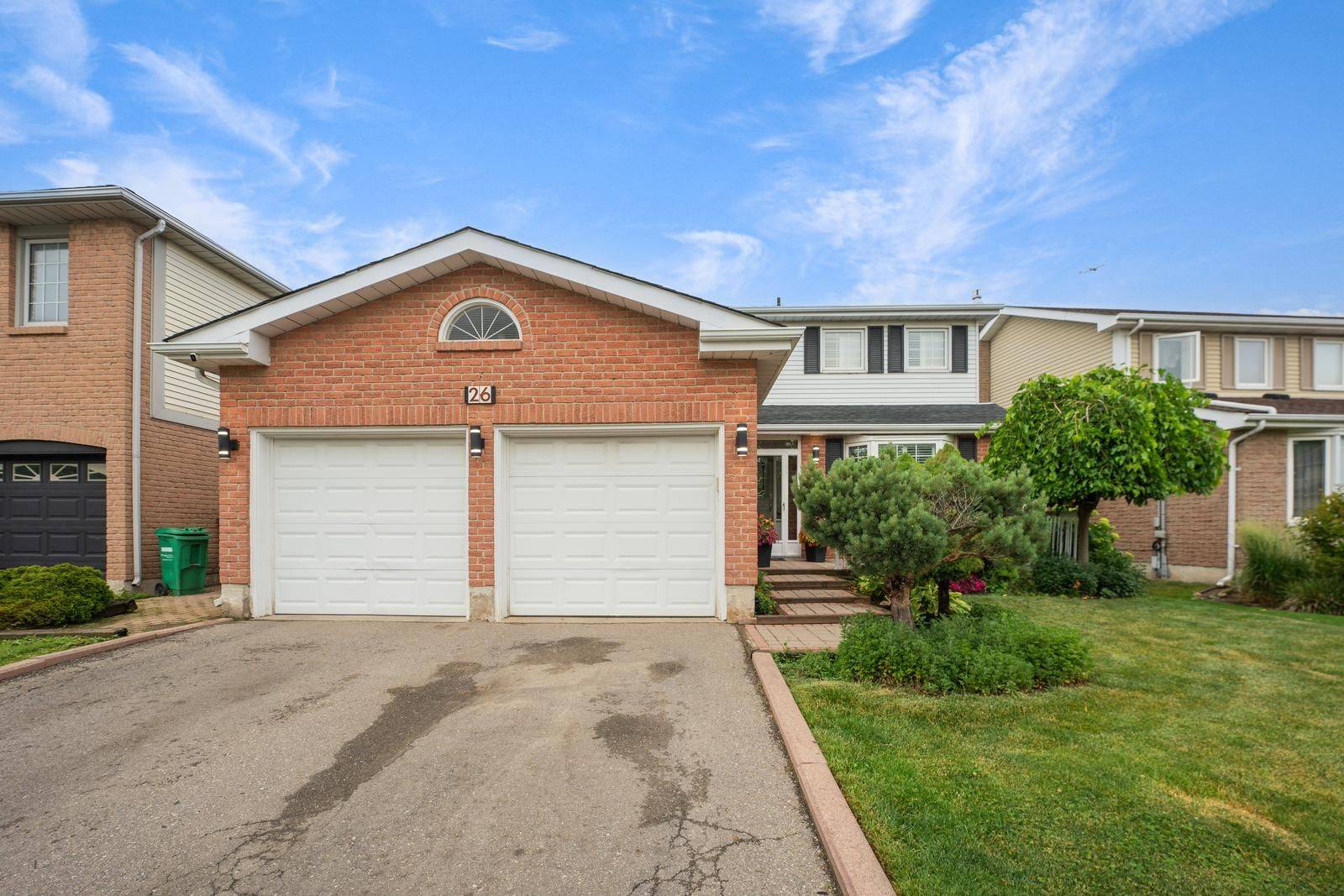 26 MacDougall DR, Brampton, ON L6S 3P5