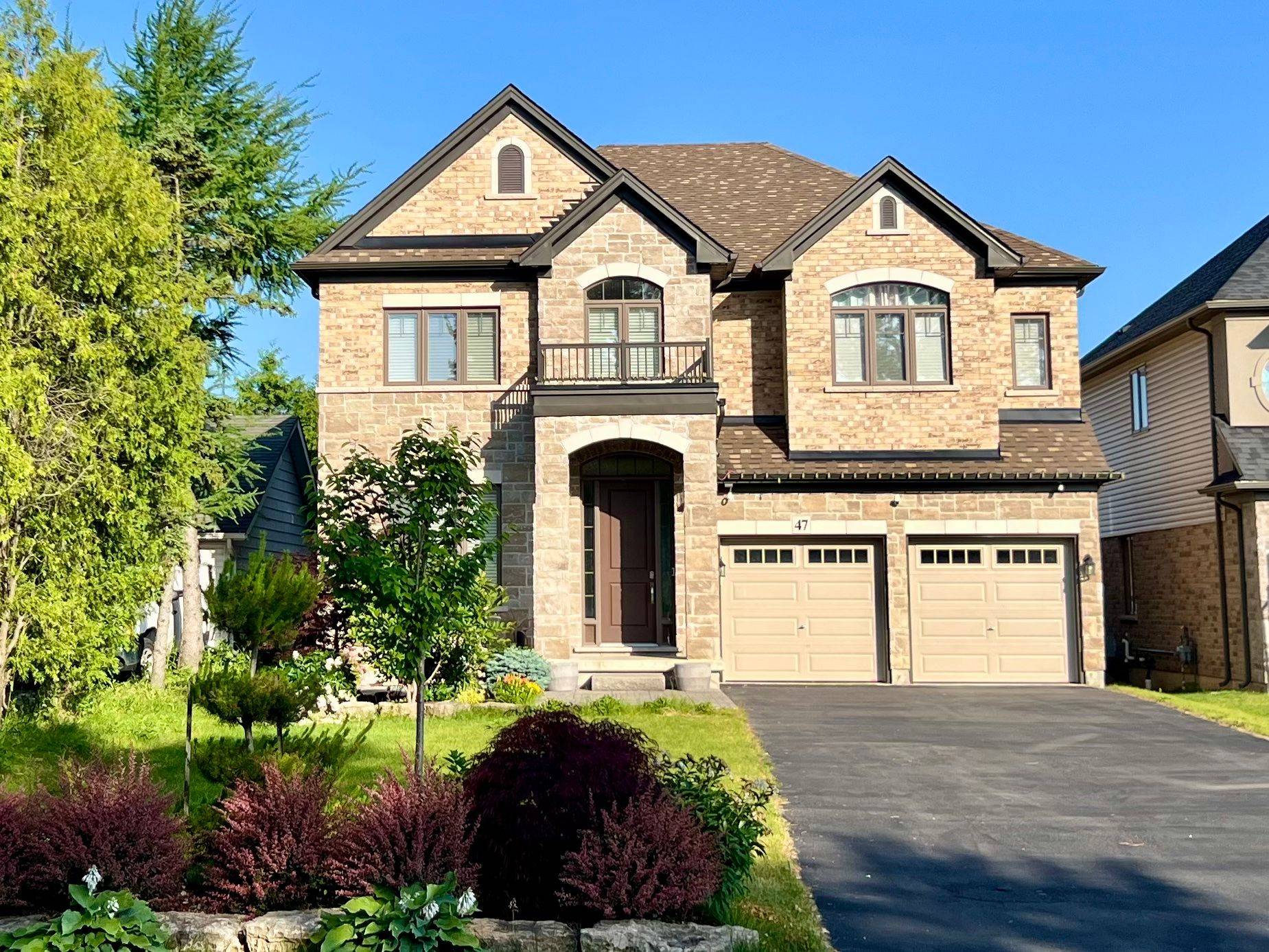 47 Upper Mount Albion RD, Hamilton, ON L8J 2R9