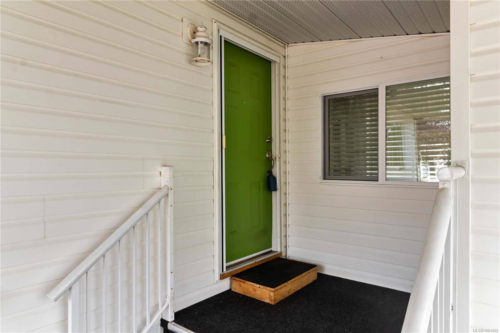 Central Saanich, BC V8M 2B5,7401 Central Saanich Rd #16