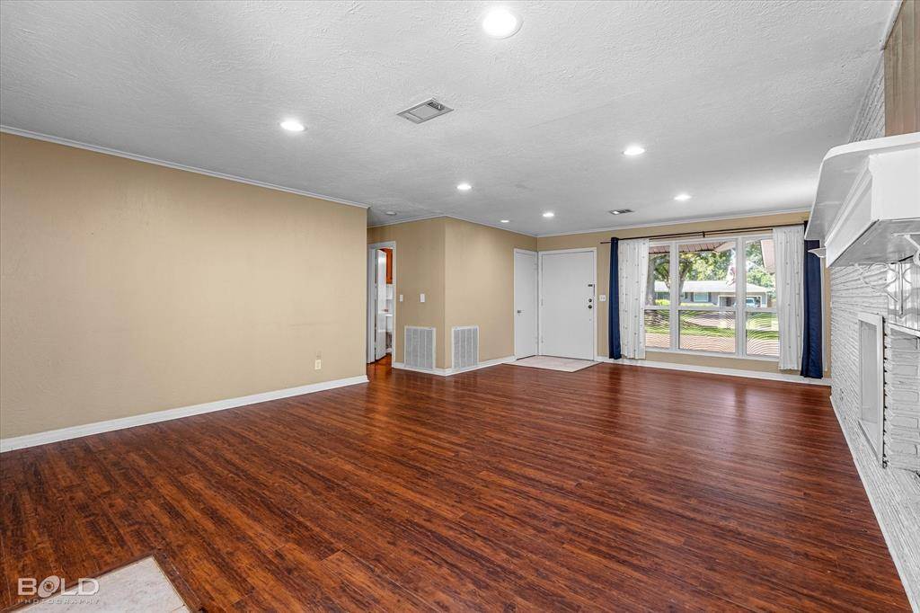 Shreveport, LA 71105,858 River Road