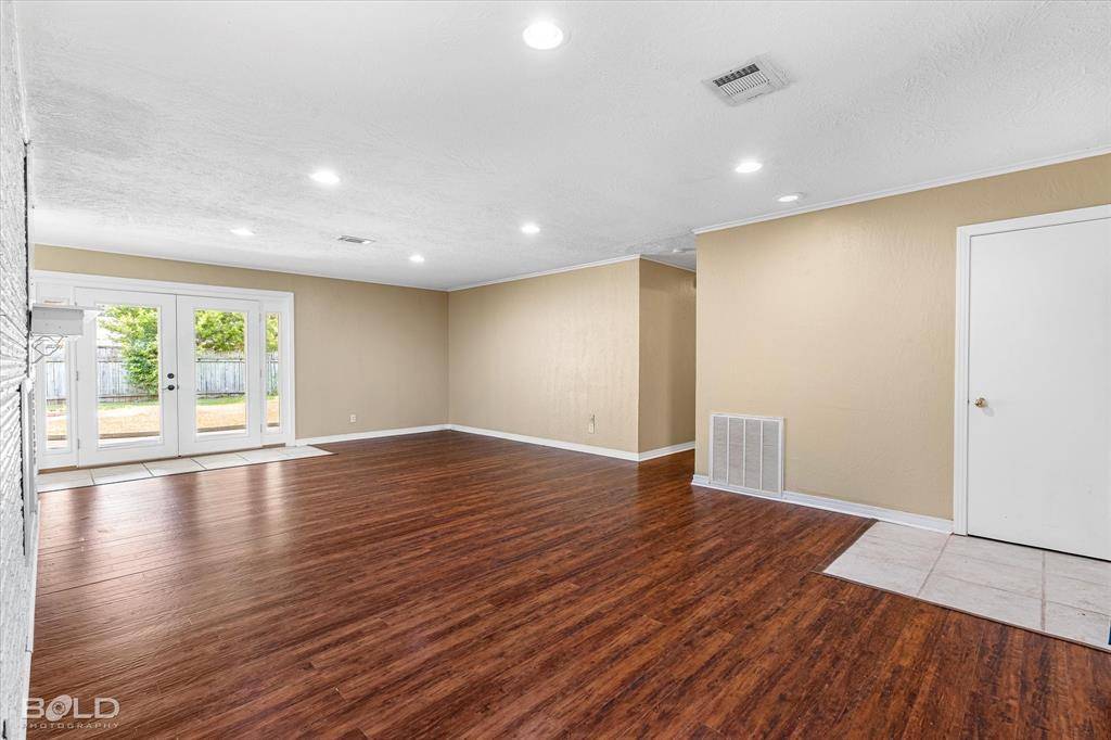Shreveport, LA 71105,858 River Road
