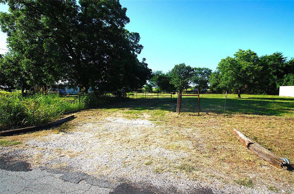 Pottsboro, TX 75076,316 FLOWING WELLS
