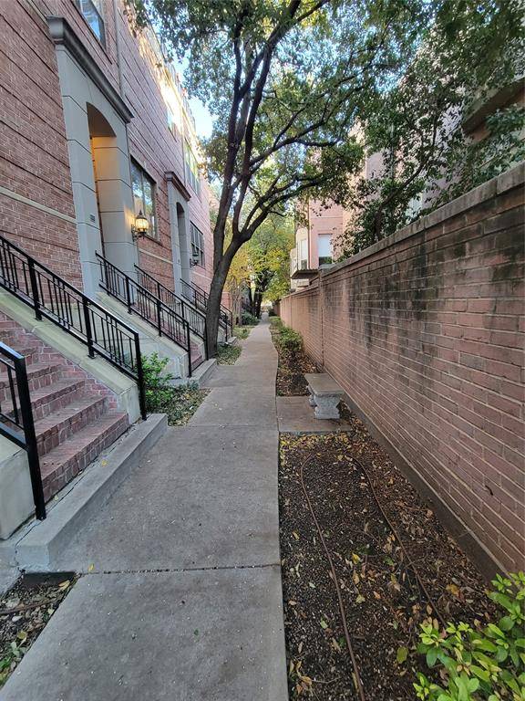 Dallas, TX 75204,1500 Pecos Street #18