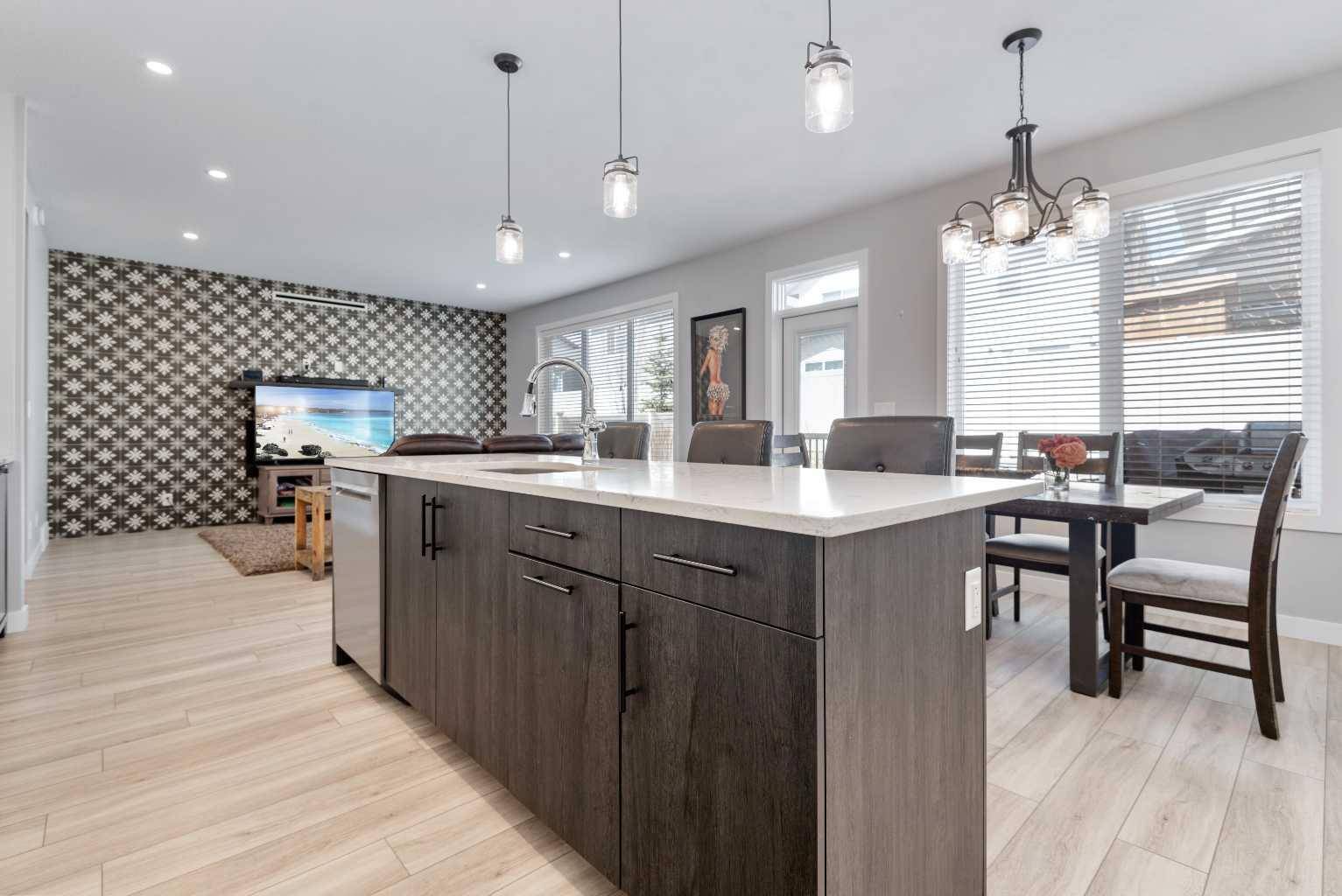 Red Deer, AB T4P 3E2,40 Ellington CRES