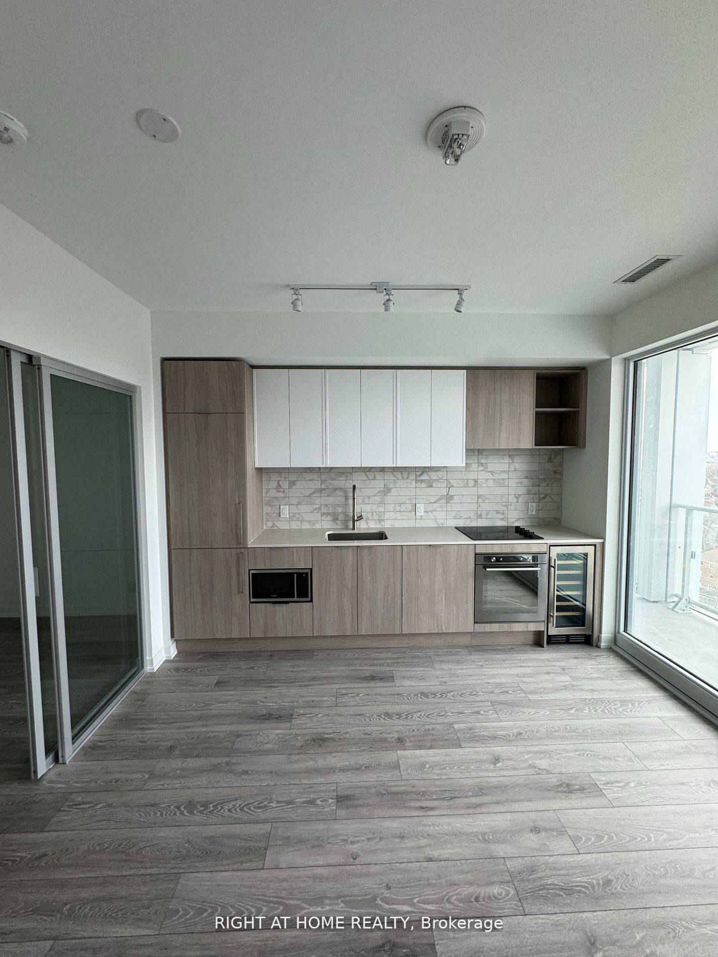 2020 Bathurst ST #1512, Toronto C03, ON M5P 0A6