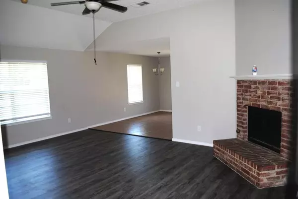 Lancaster, TX 75146,305 N ELM Street