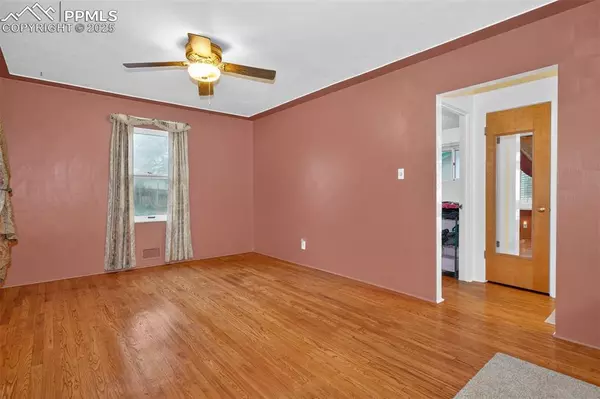 Colorado Springs, CO 80907,822 W Monroe ST