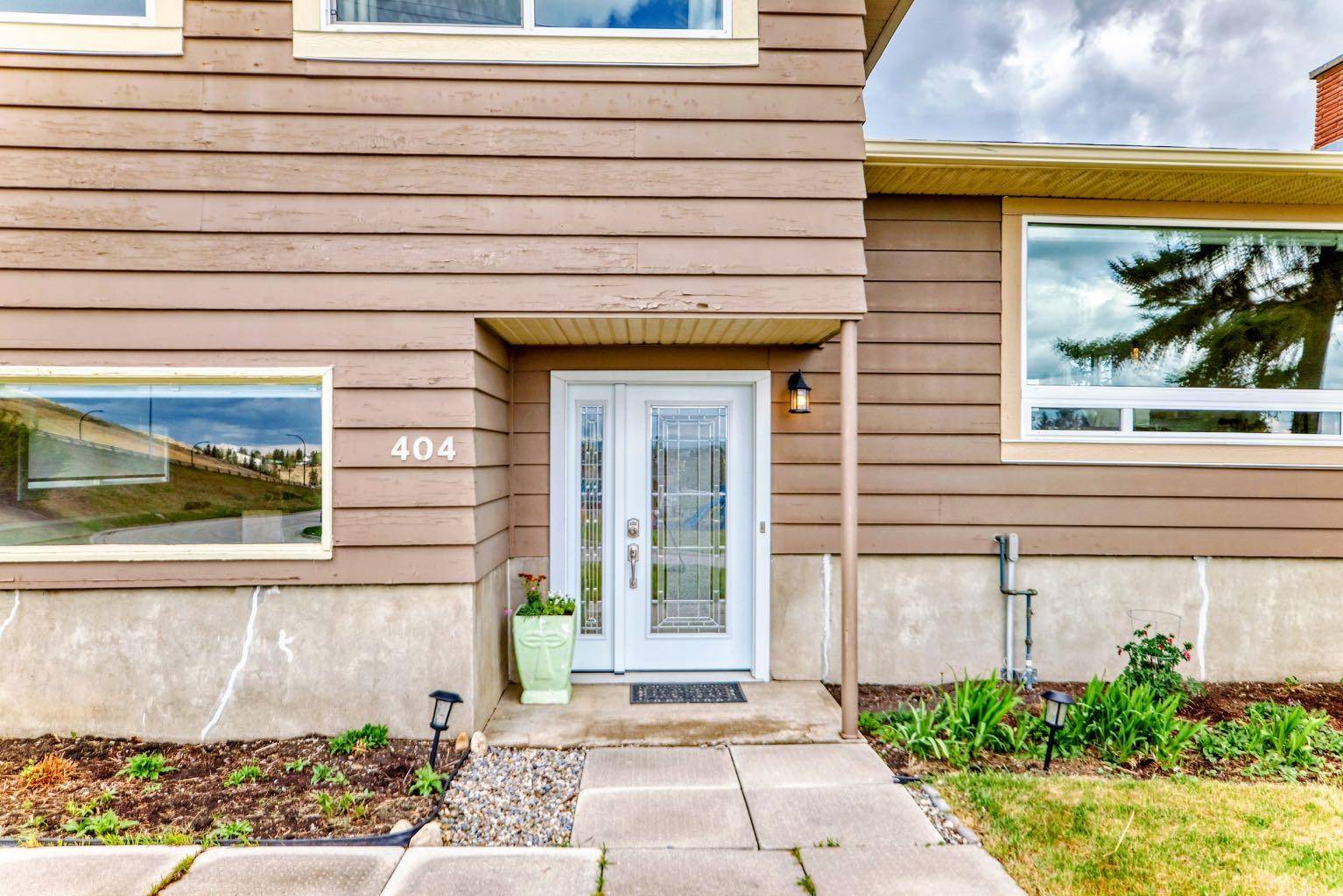 Cochrane, AB T4C 1C8,404 William ST