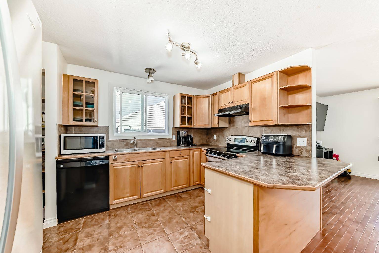 Airdrie, AB T4B1C4,66 Eldridge Rise Southeast