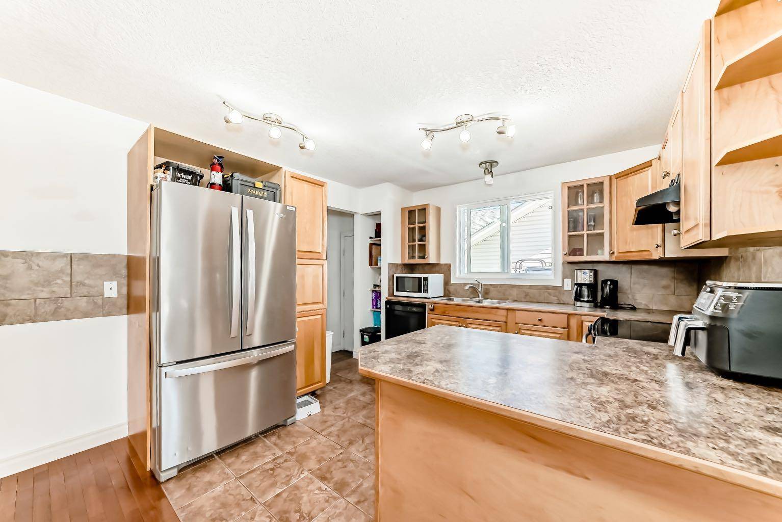 Airdrie, AB T4B1C4,66 Eldridge Rise SE