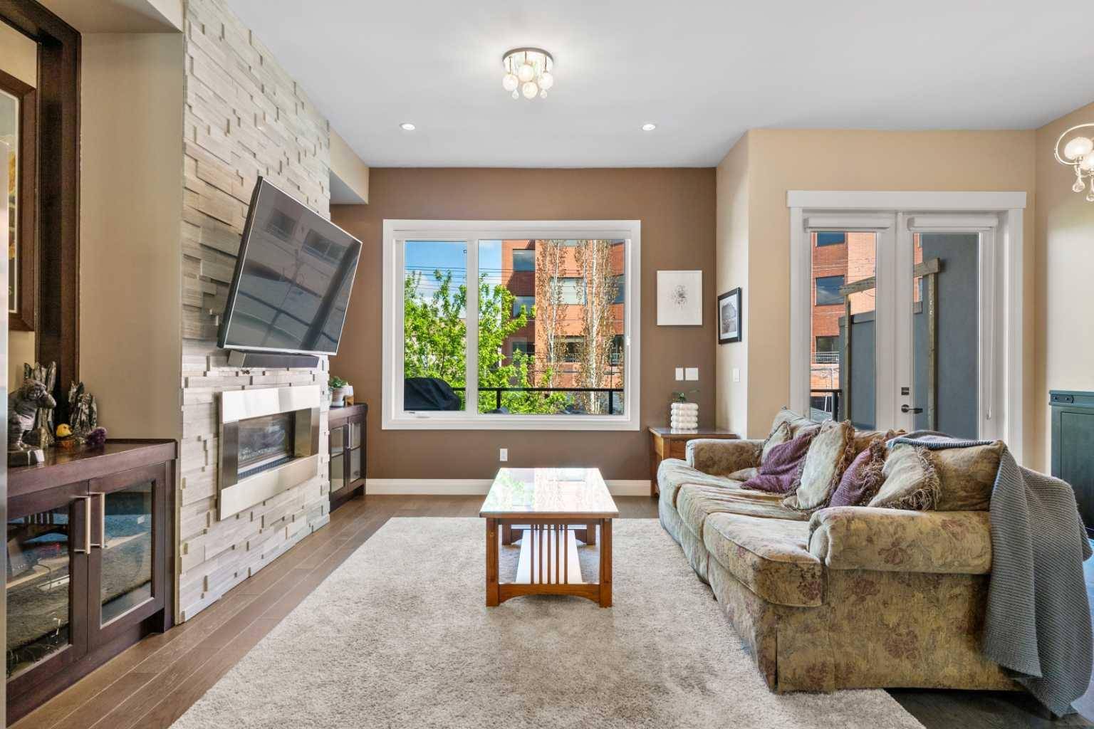 Calgary, AB T2N 2A9,620 15 ST NW