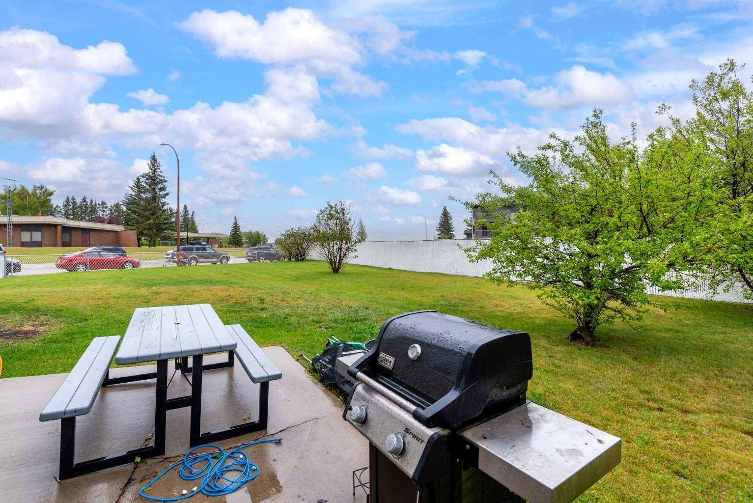 Lloydminster, SK S9V 2C2,4501 39 ST #1
