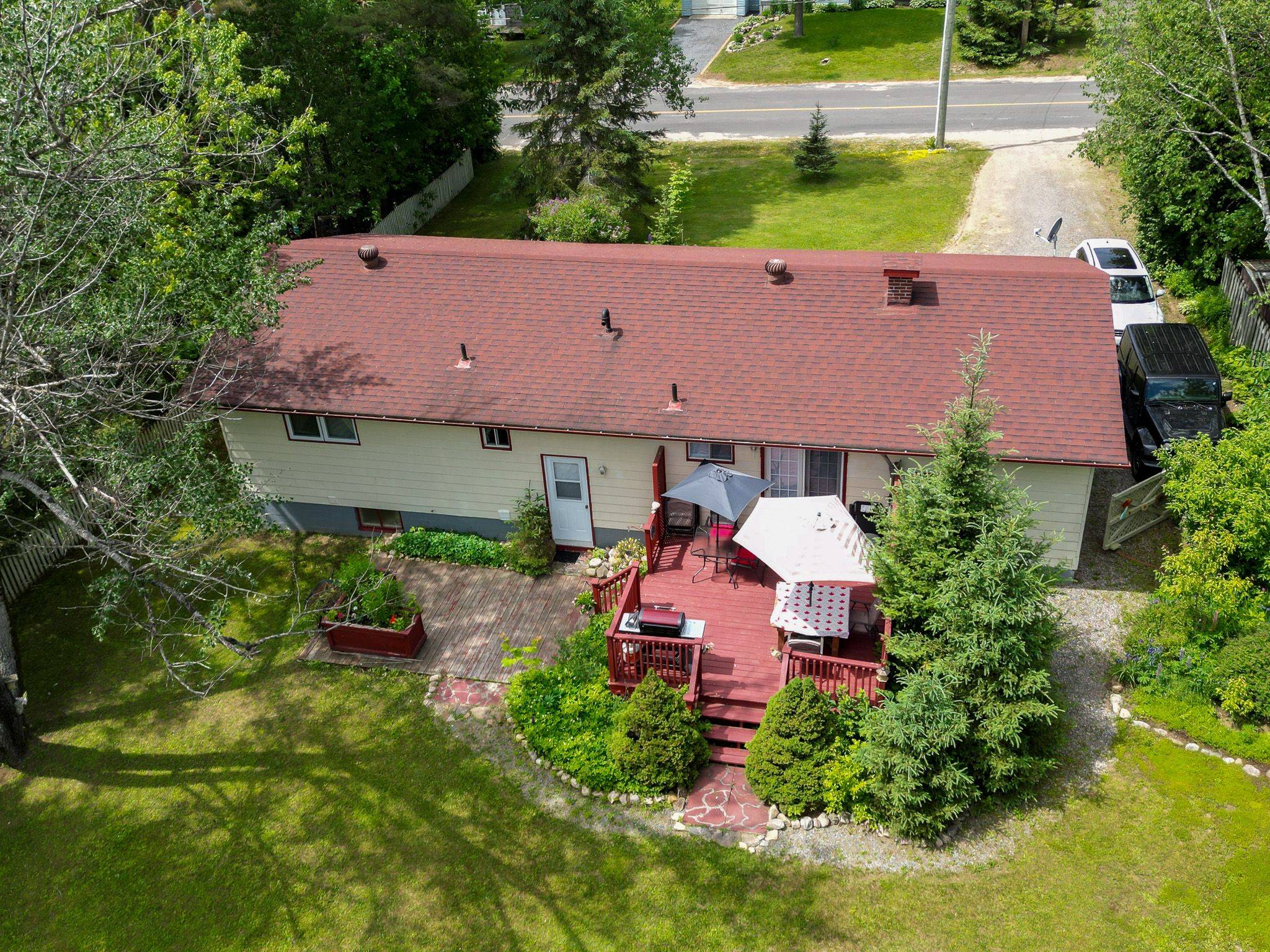 Sundridge, ON P0A 1Z0,37 Paget ST