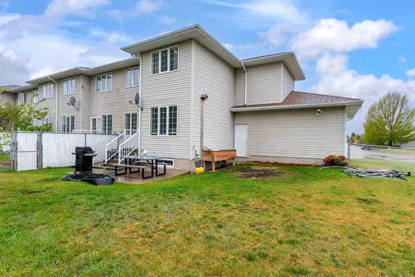Lloydminster, SK S9V 2C2,4501 39 ST #1