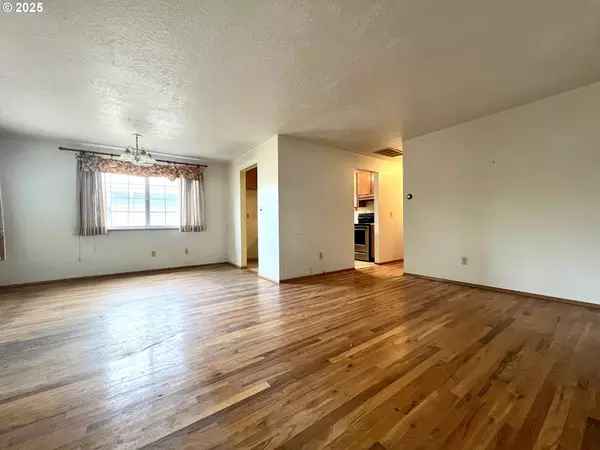 Woodburn, OR 97071,1140 DELLMOOR WAY