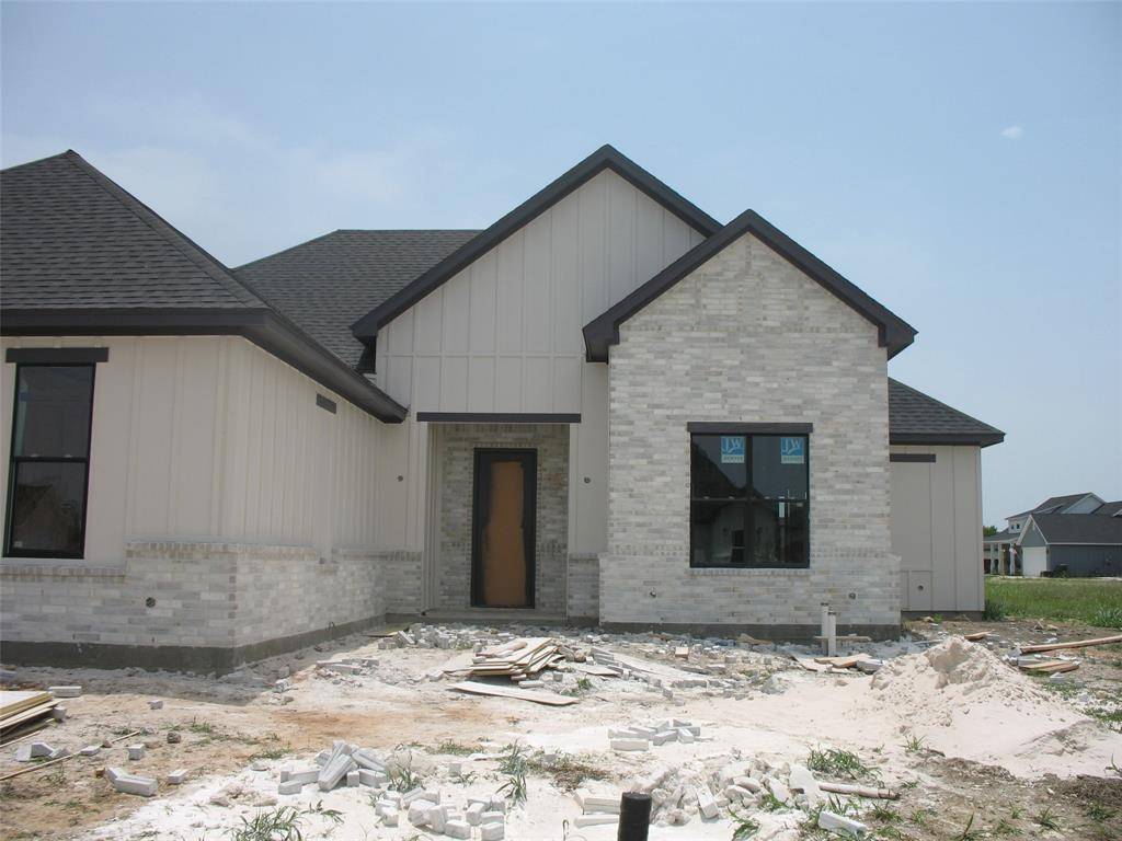 201 Cliff Court, Godley, TX 76044