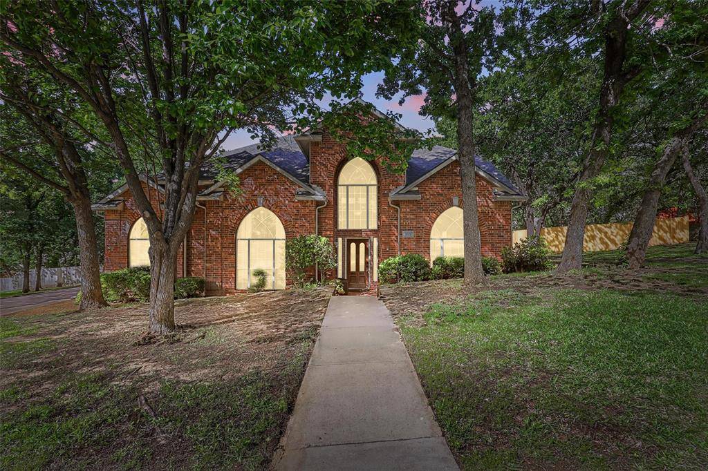 Crowley, TX 76036,805 Red Oak Court