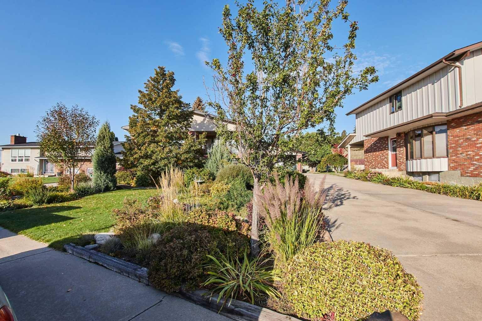 Medicine Hat, AB T1C 1N9,1212 Parkview DR NE