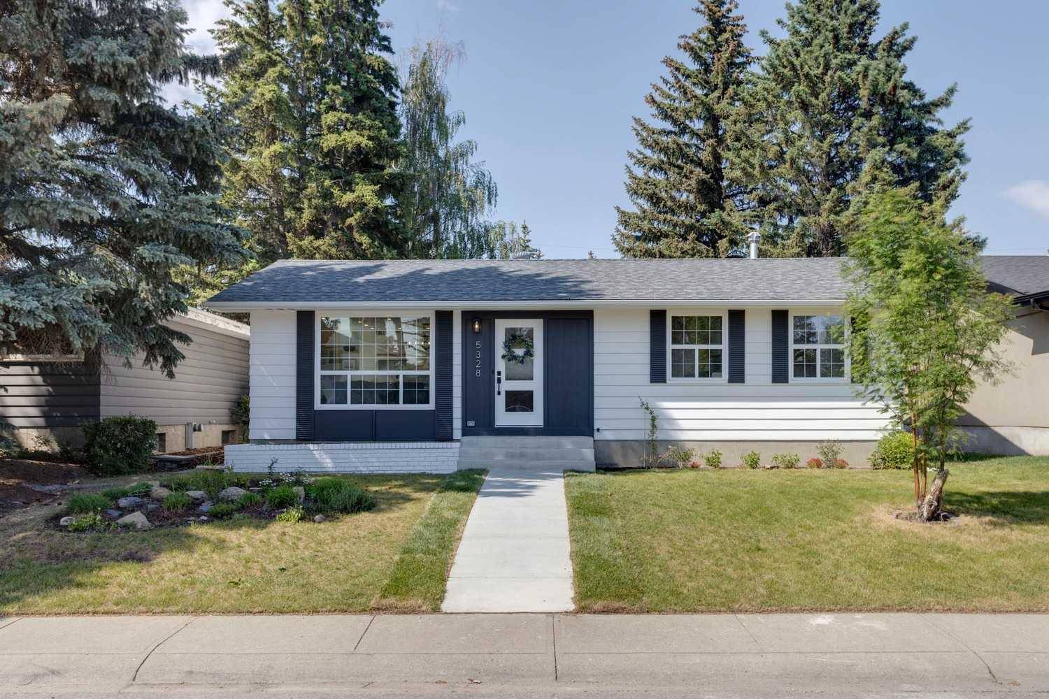 5328 La Salle CRES Southwest, Calgary, AB T3E 5Y5