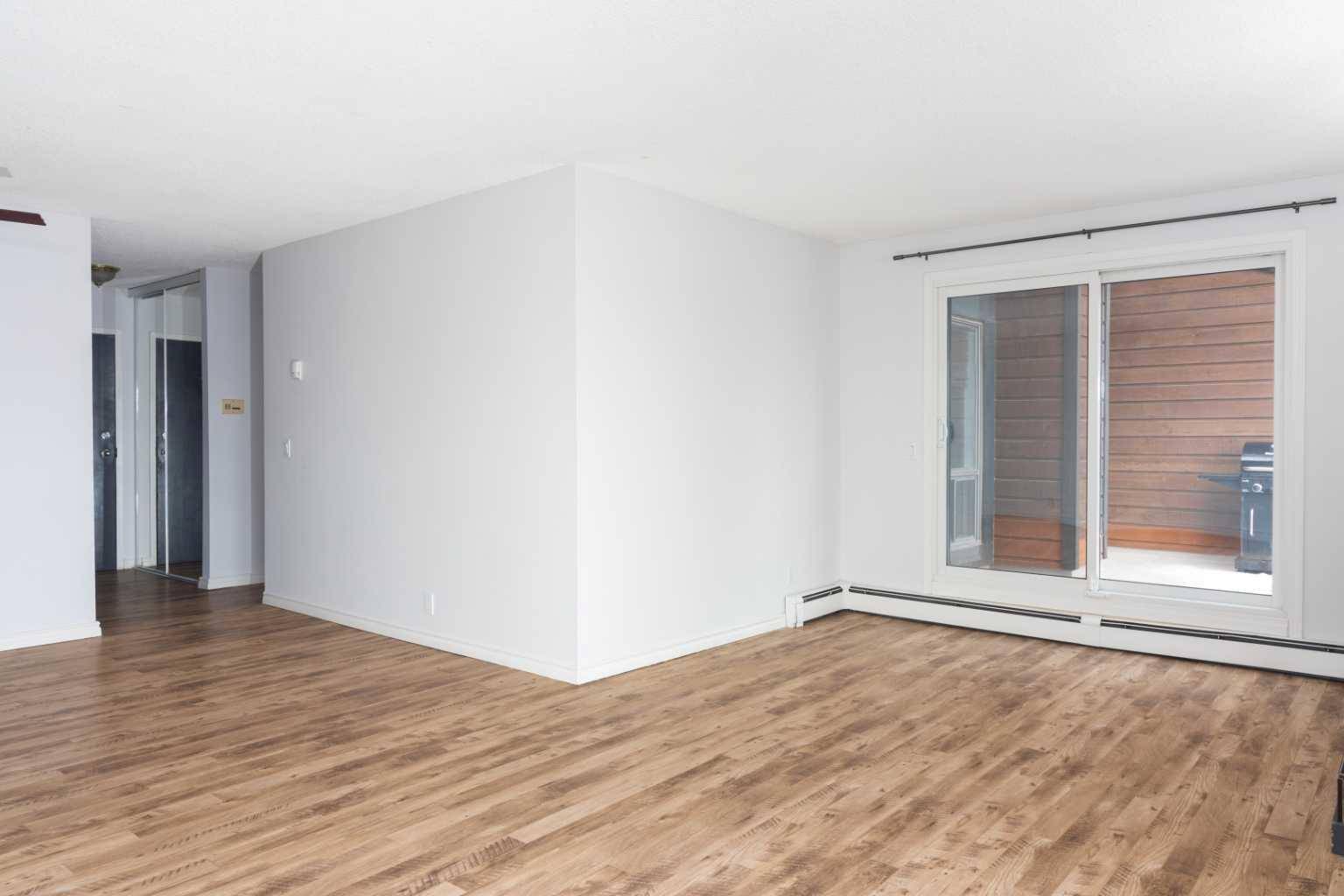 Calgary, AB T2T 4C1,2611 15A ST Southwest #302