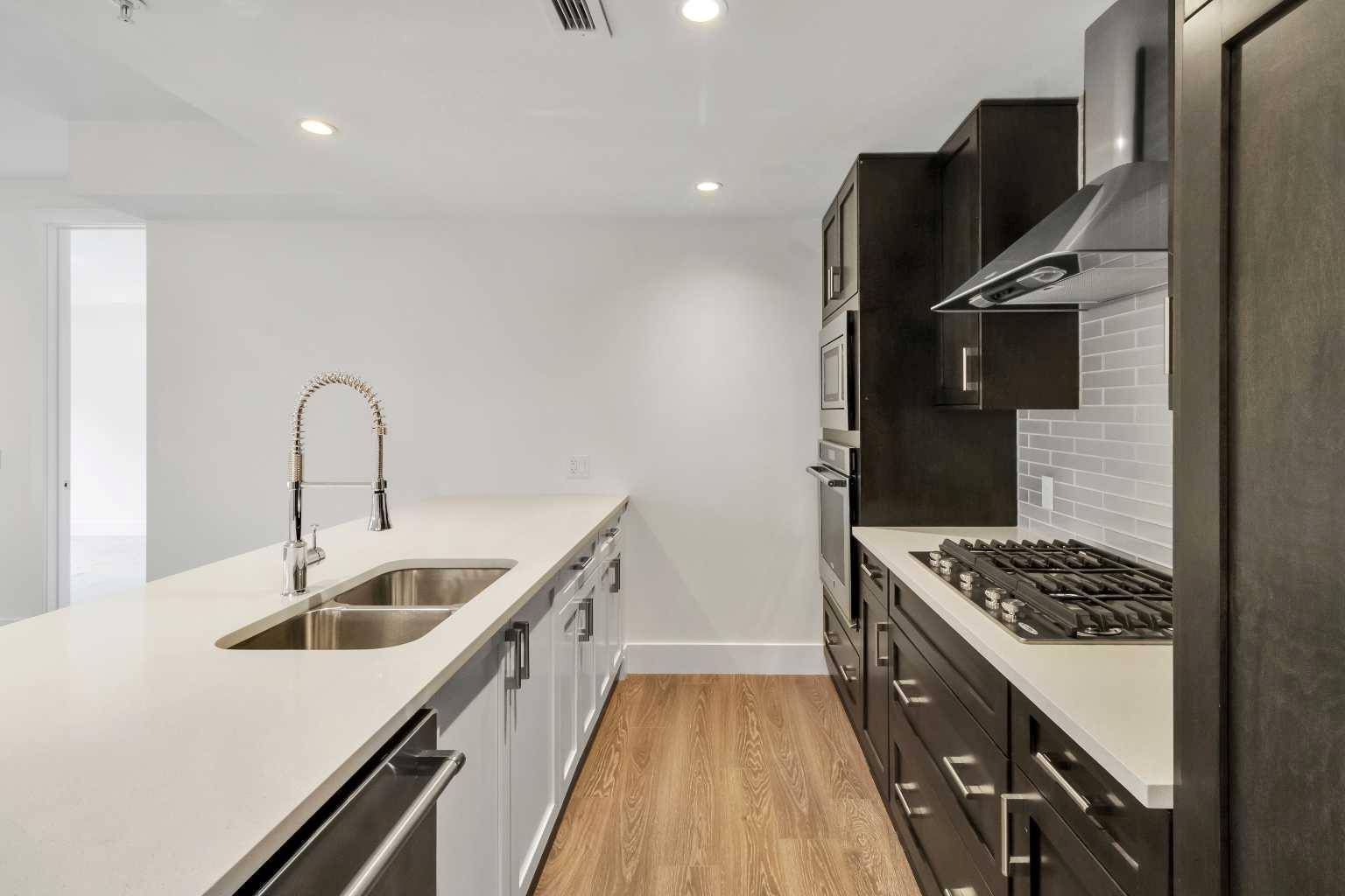 Calgary, AB T2N 0L9,3320 3 AVE NW #106