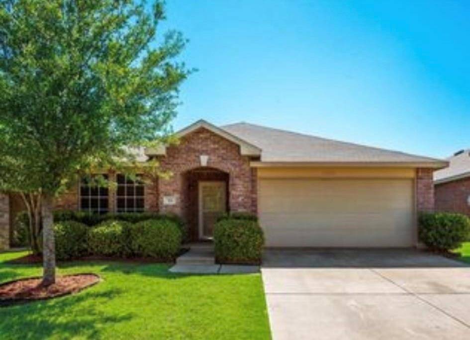 712 Becard Drive, Aubrey, TX 76227