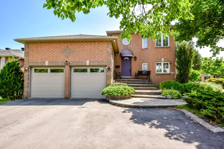 127 Golden Meadow RD, Barrie, ON L4N 8K2