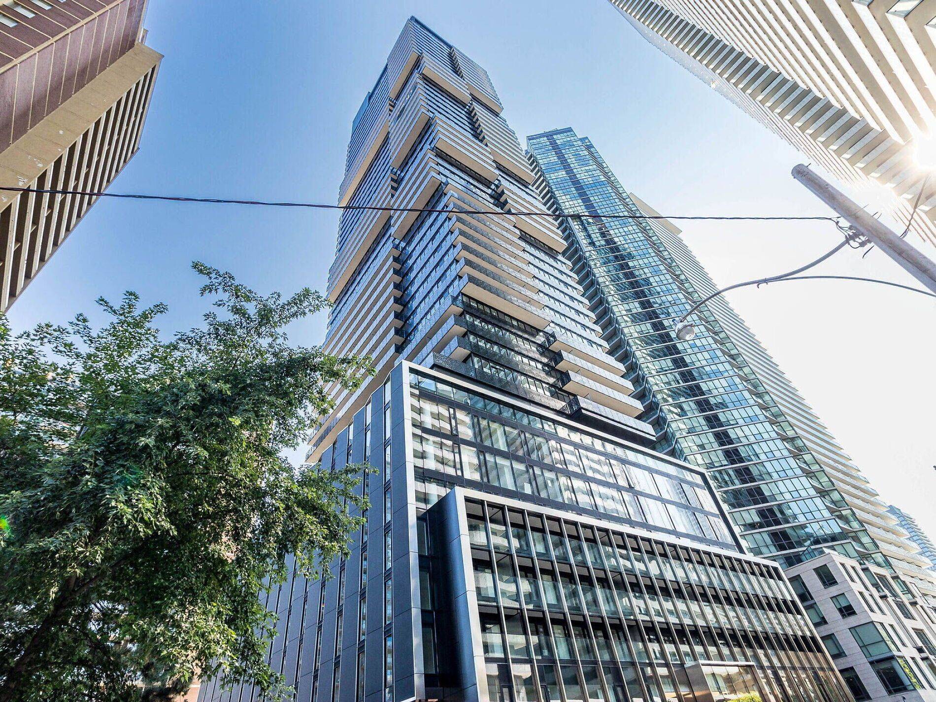 Toronto C08, ON M4Y 0J1,55 Charles ST E #2706