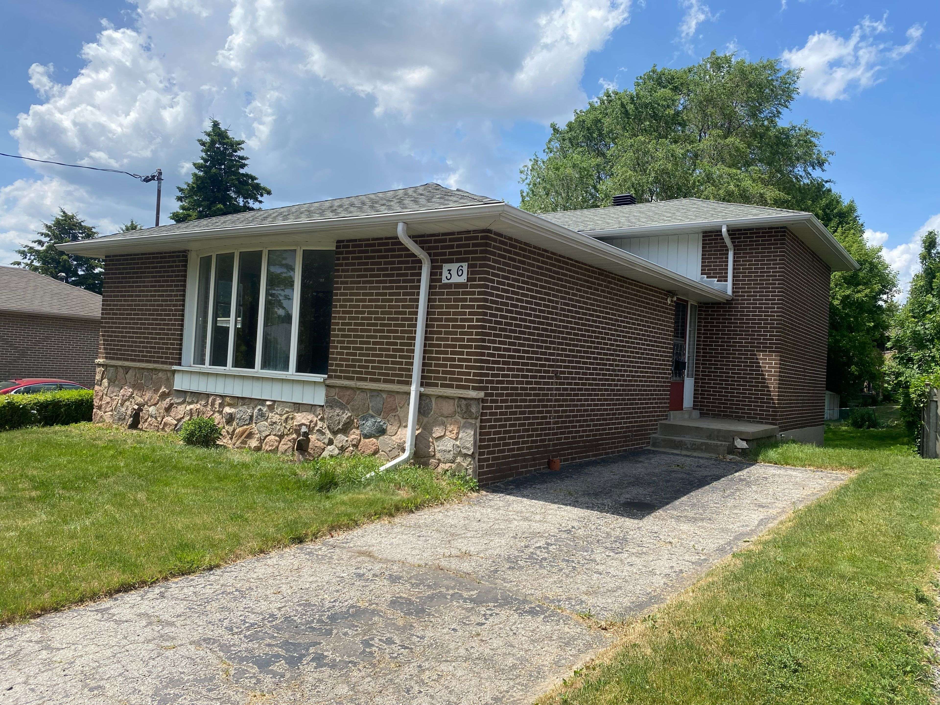 Toronto E07, ON M1S 1W4,36 Manorglen CRES