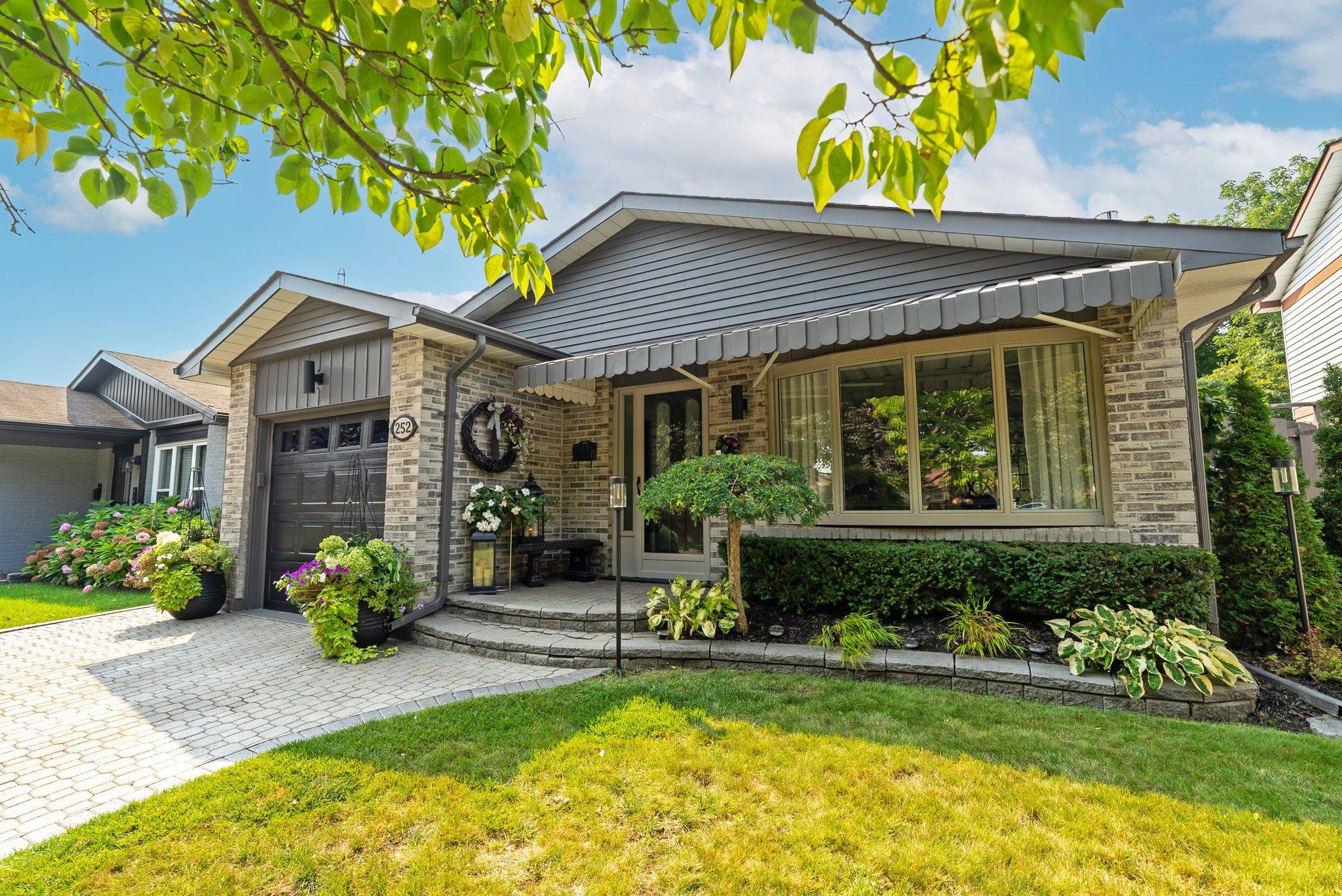 Oshawa, ON L1J 6K9,252 Limerick ST