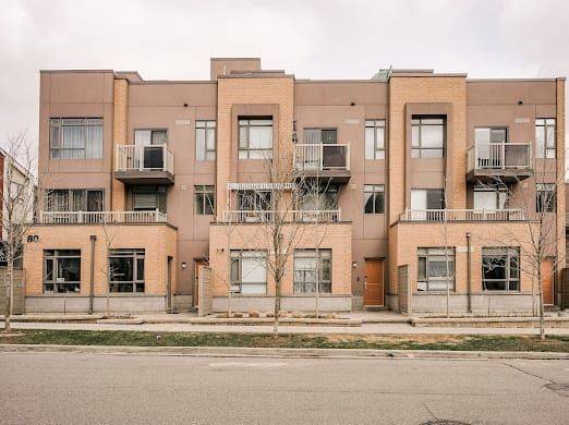 Toronto E11, ON M1B 0C4,80 Orchid Place DR #311