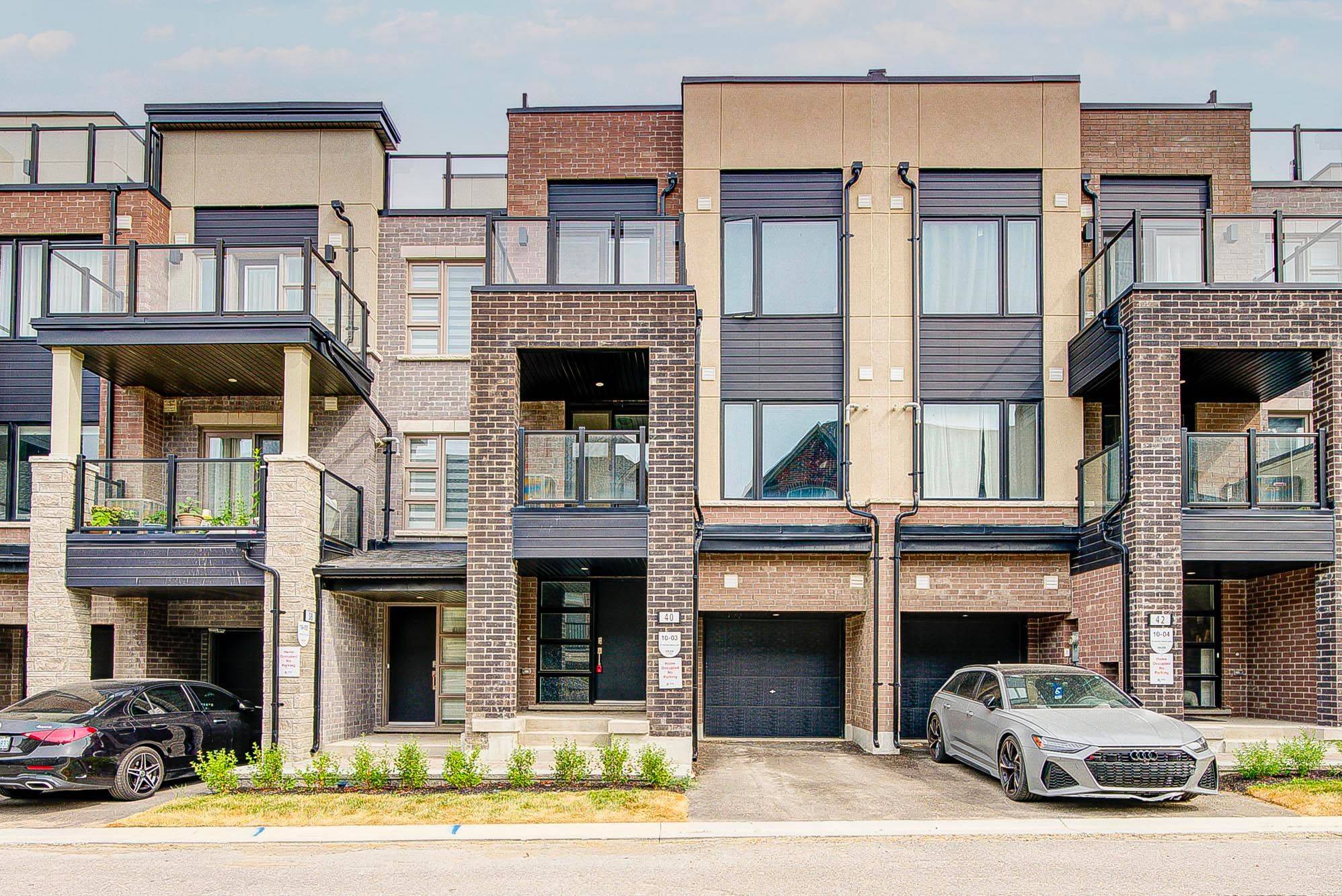 40 Herman Gilroy LN, Markham, ON L6C 3L7