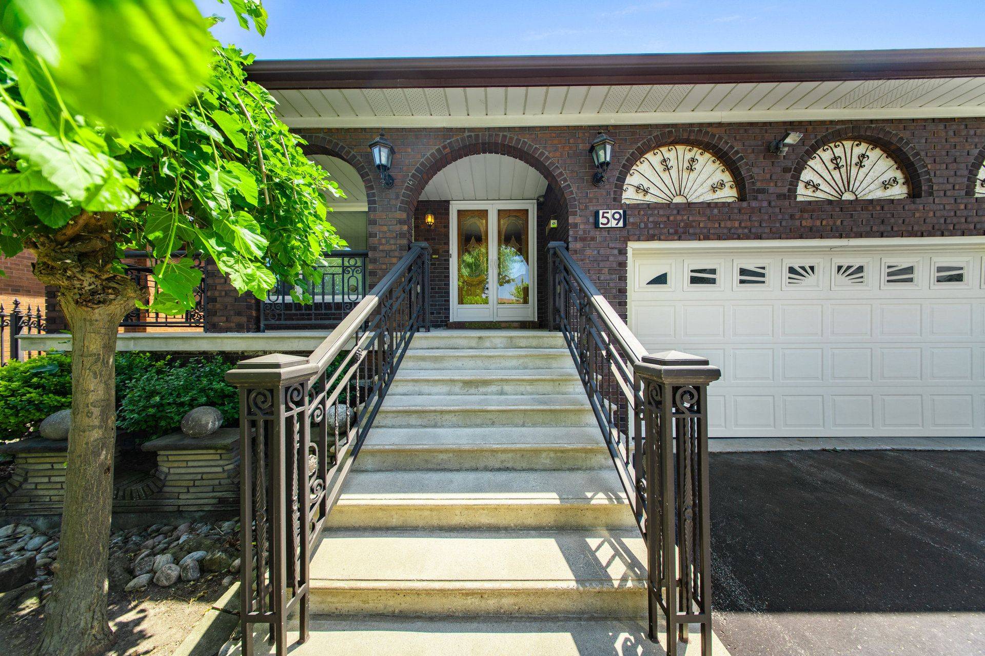 Vaughan, ON L4L 2B8,59 Lewis DR