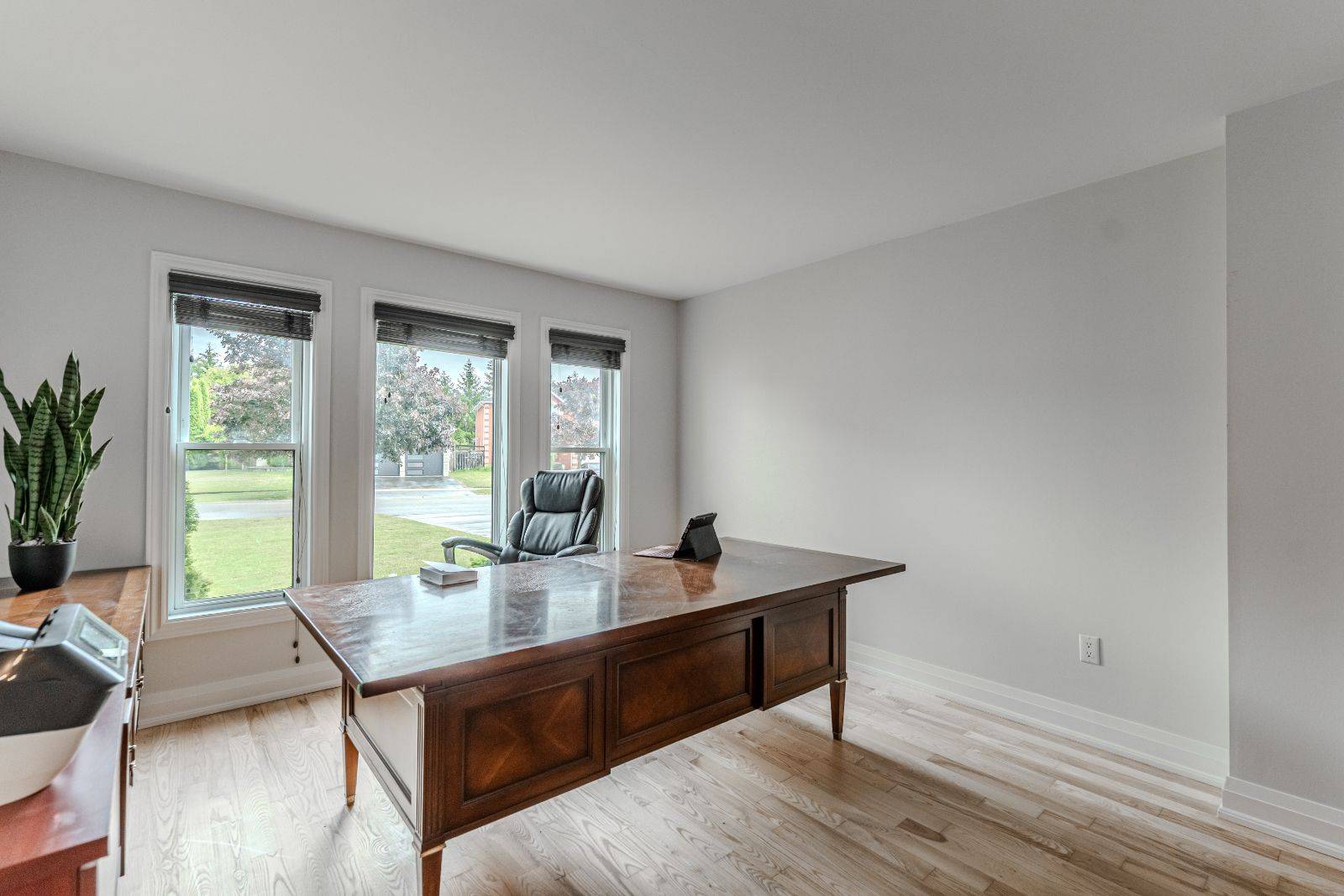 Barrie, ON L4N 9S8,66 Raquel ST