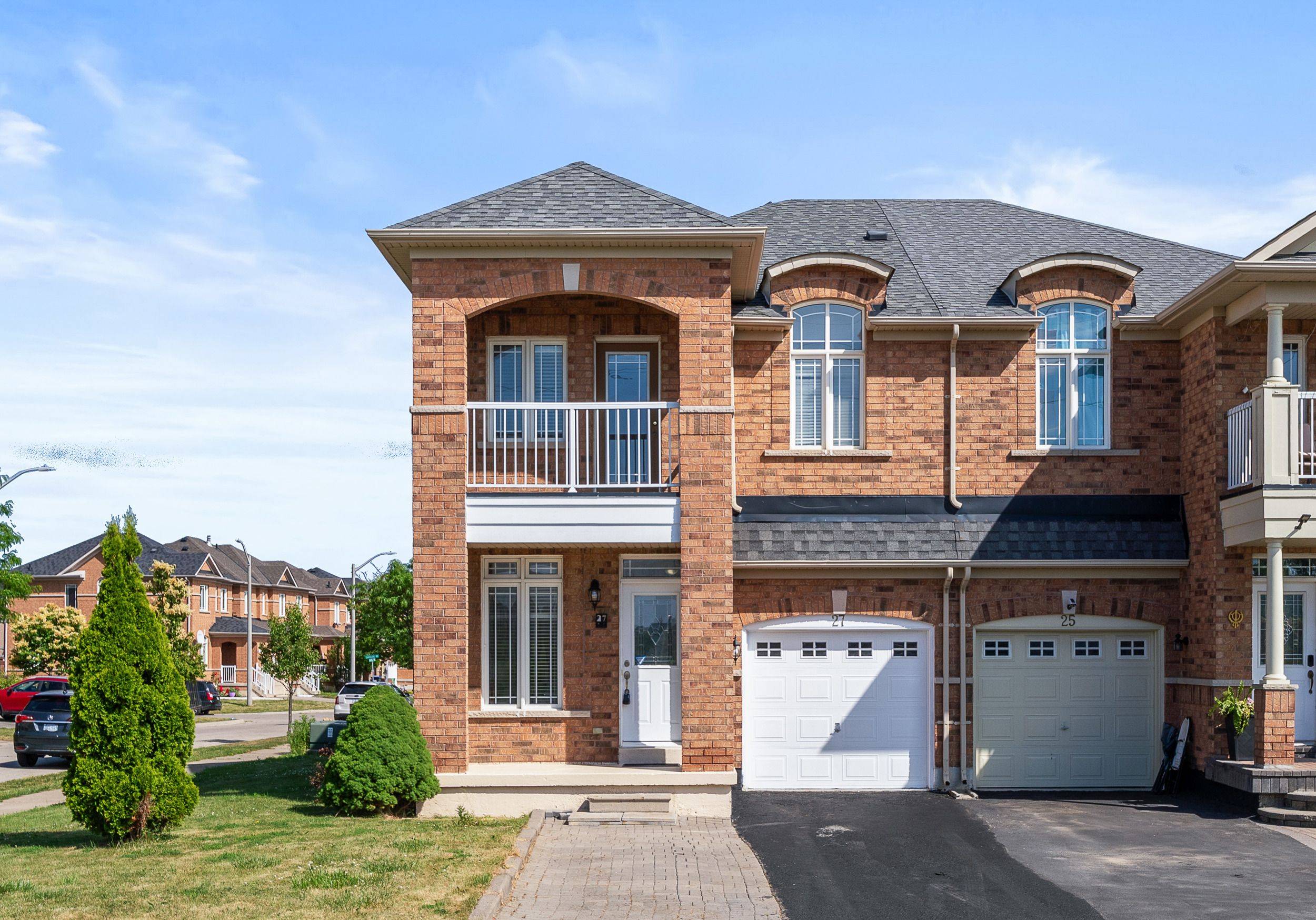 27 Percy Gate, Brampton, ON L7A 3S1