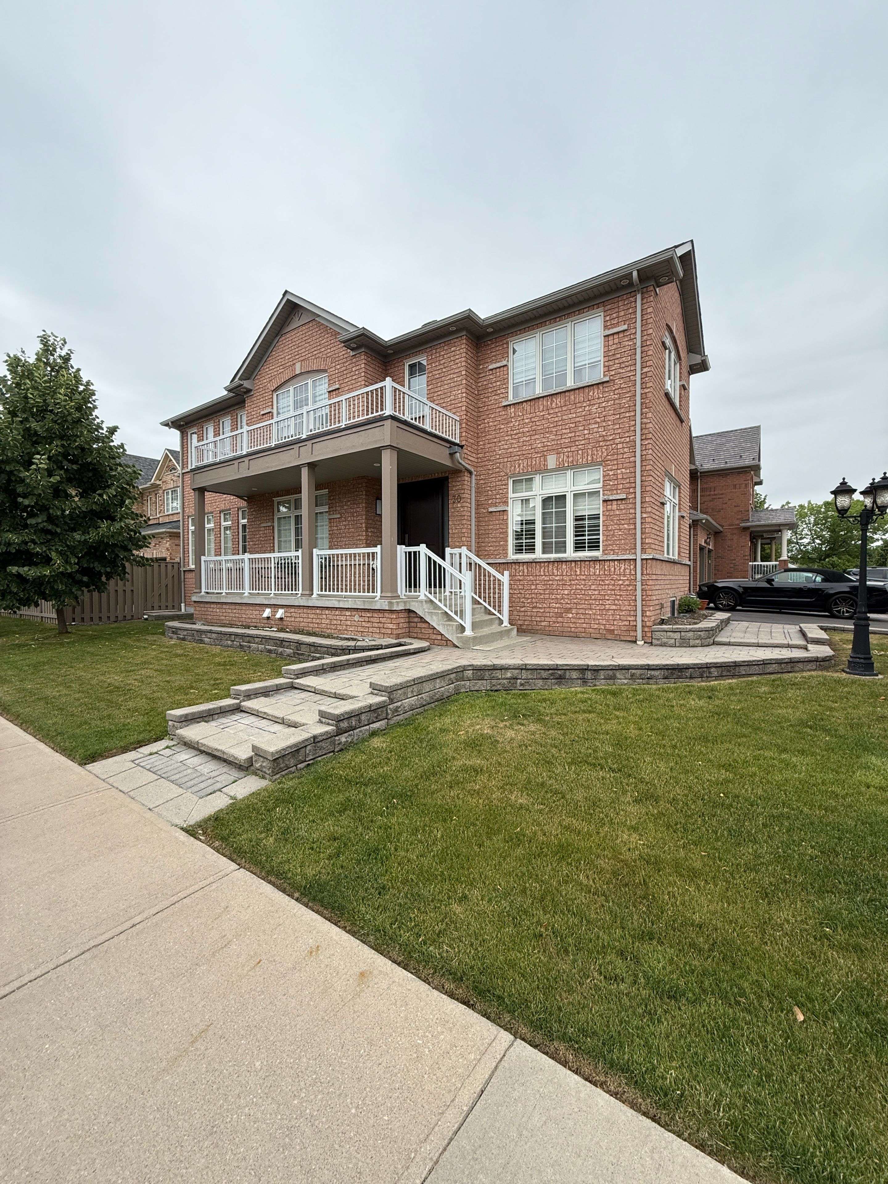 30 Saddler AVE, Brampton, ON L6P 2B7
