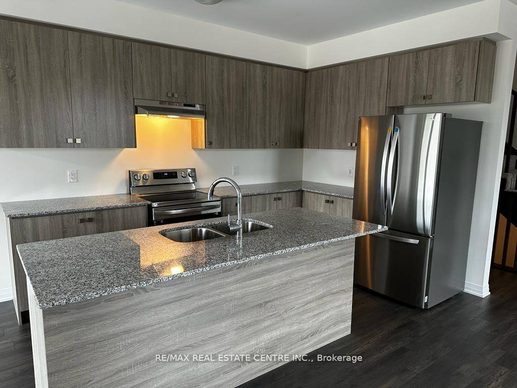 Brantford, ON N3S 0K4,585 Colborne ST #1014