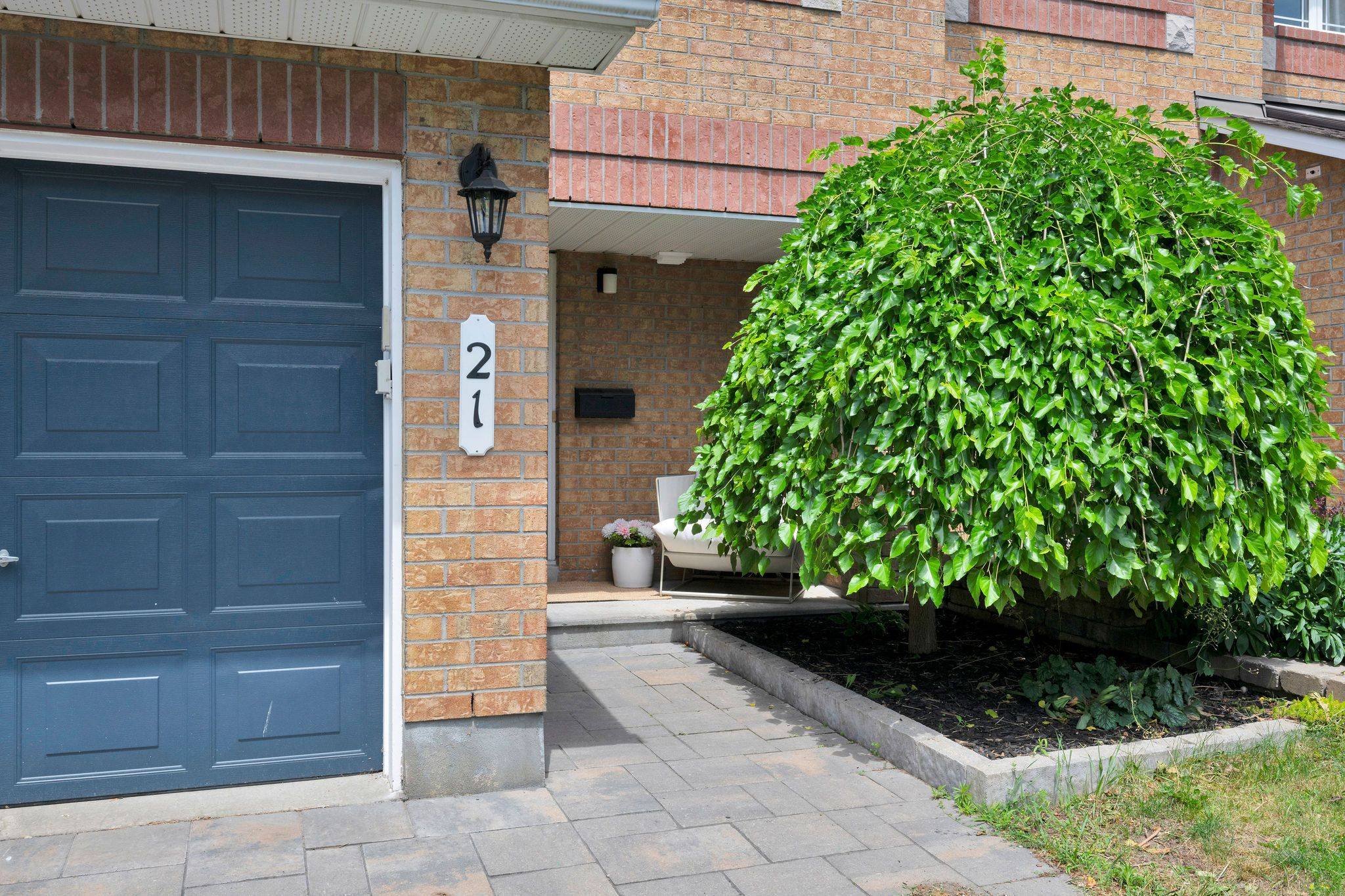 Kanata, ON K2M 2R8,21 Flowertree CRES