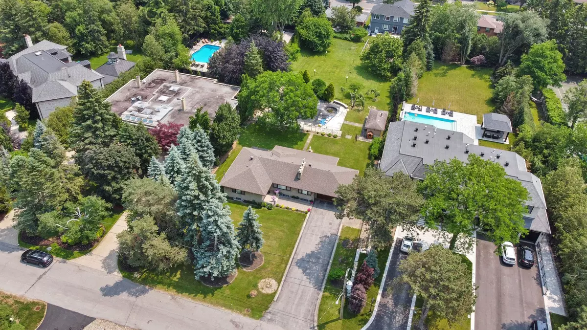 Toronto W09, ON M9P 1R4,9 Westmount Park RD
