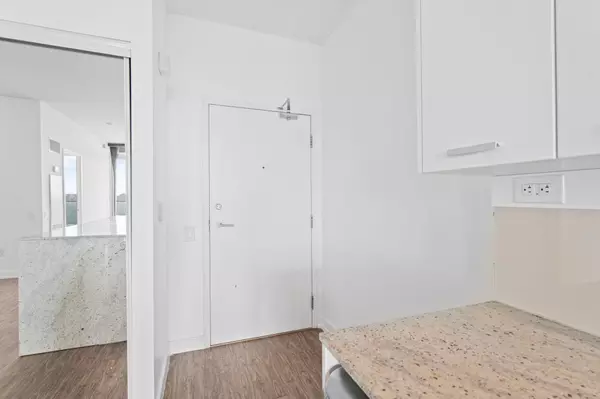 Toronto C15, ON M2K 0B4,33 Singer CT #2812