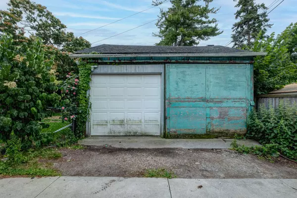 Toronto E02, ON M4E 2Z2,2 Kimberley AVE