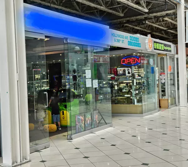 Markham, ON L3R 0Y5,4300 Steeles AVE E #D71